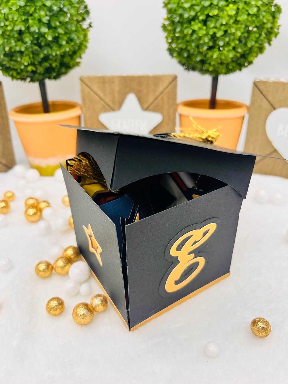 Graduation Exploiding/ Pop-up Box - Picture 4 of 12